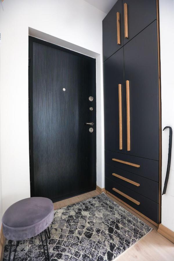 Touchdown Apartment Near Bucharest Airport Otopeni Exterior photo